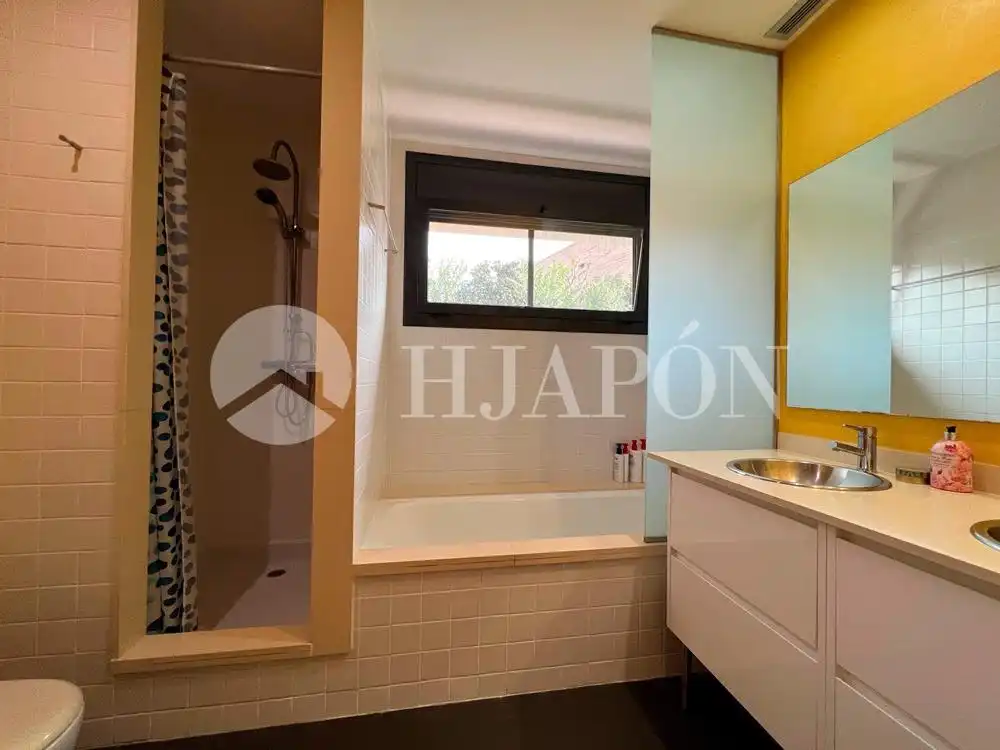 Baño de Casa o chalet en venta en Alella con Aire acondicionado, Calefacción y Jardín privado