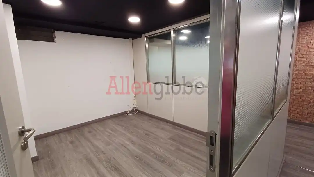 Büro zur Miete in Oviedo 