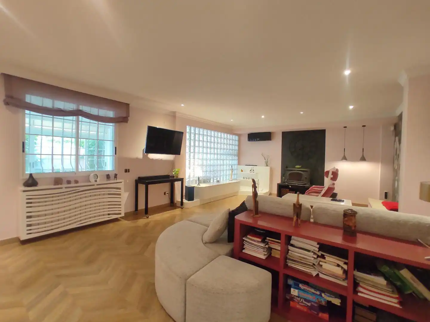Sala d'estar de Casa o xalet en venda en Castellón de la Plana / Castelló de la Plana amb Terrassa, Traster i Moblat