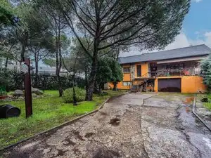 Vista exterior de Casa o xalet en venda en Galapagar amb Aire condicionat, Calefacció i Jardí privat