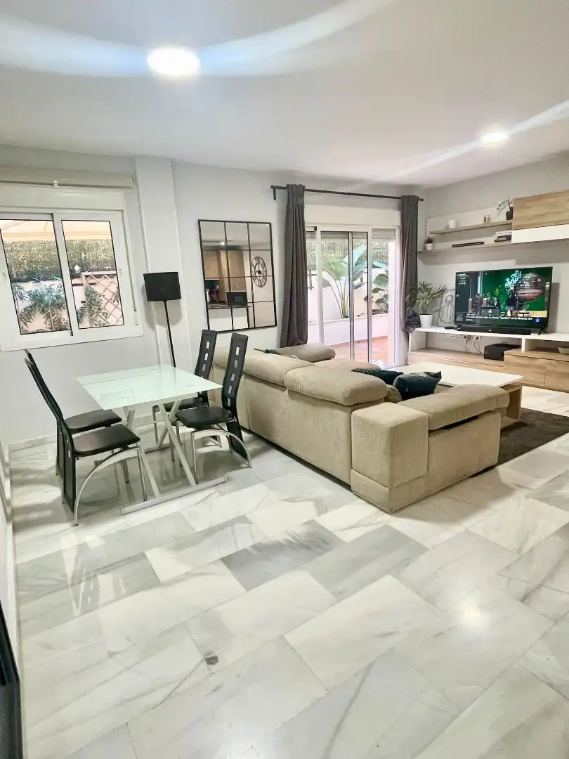 Wohnzimmer von Wohnung zur Miete in Centro
