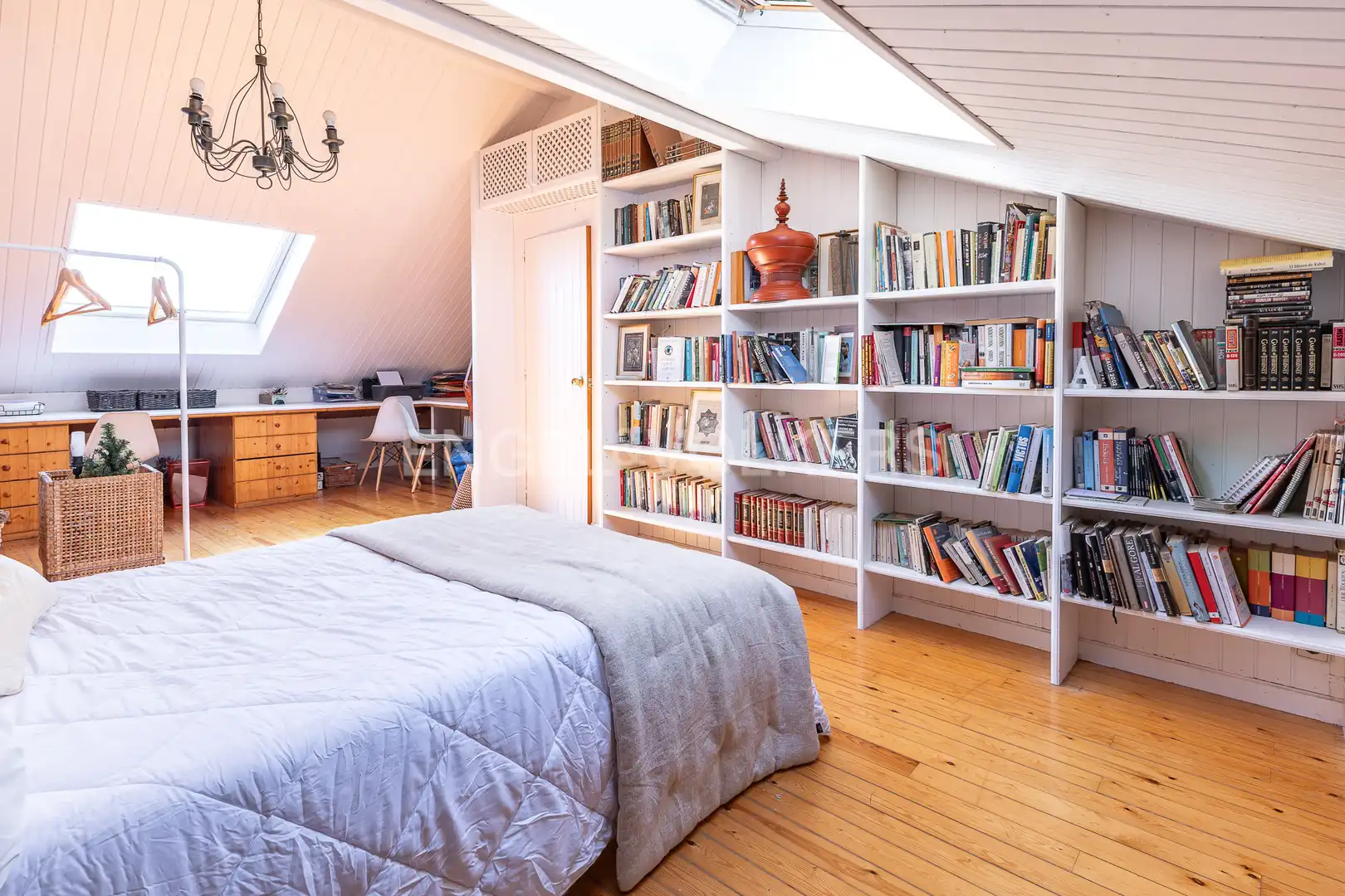 Habitación de Casa o chalet en venta en Badalona con Aire acondicionado, Calefacción y Jardín privado