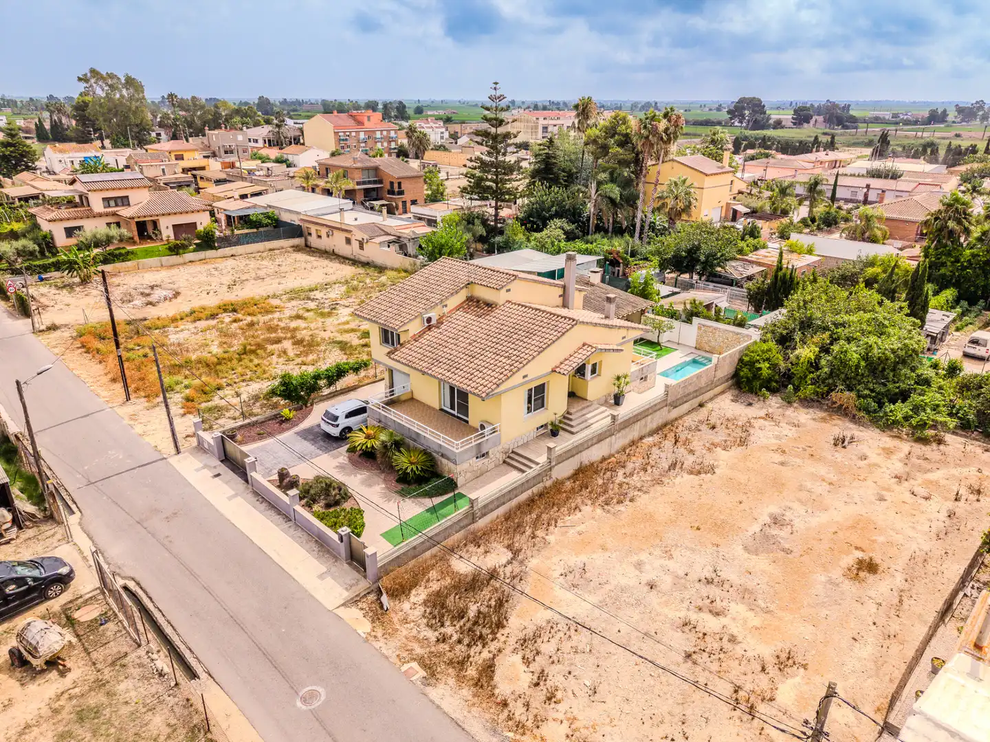 Vista exterior de Casa o xalet en venda en Deltebre amb Aire condicionat, Calefacció i Jardí privat