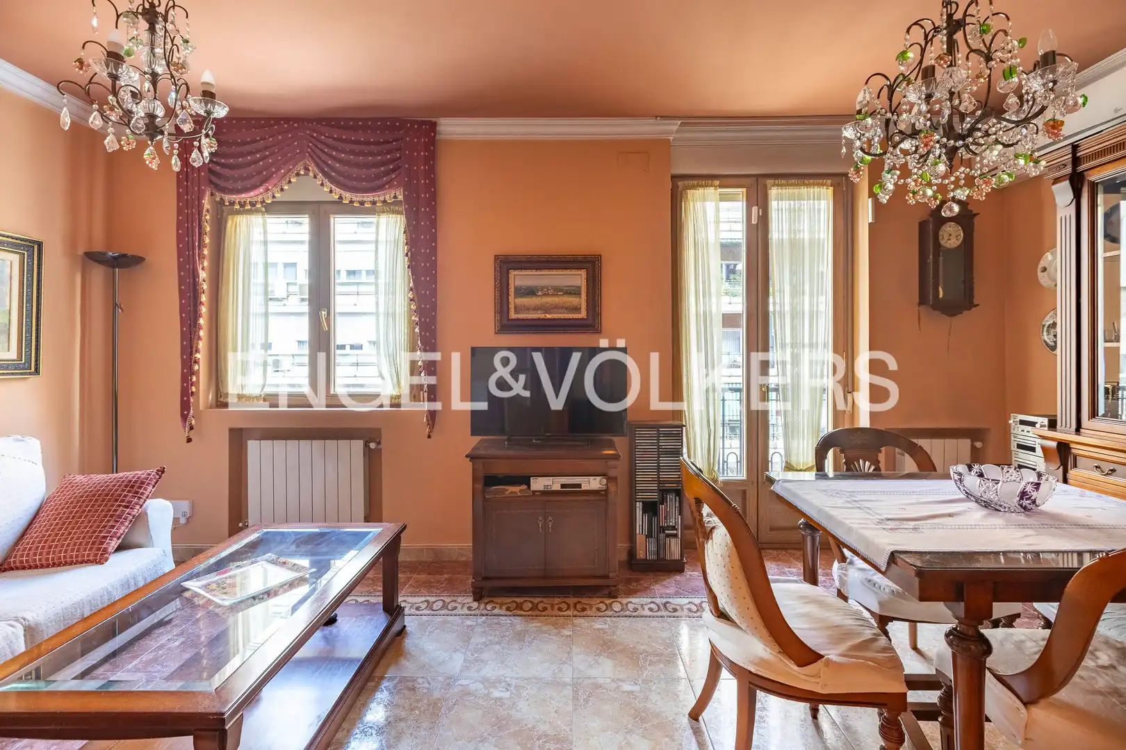 Living room of Flat for sale in  Madrid Capital  with Air Conditioner, Heating and Terrace