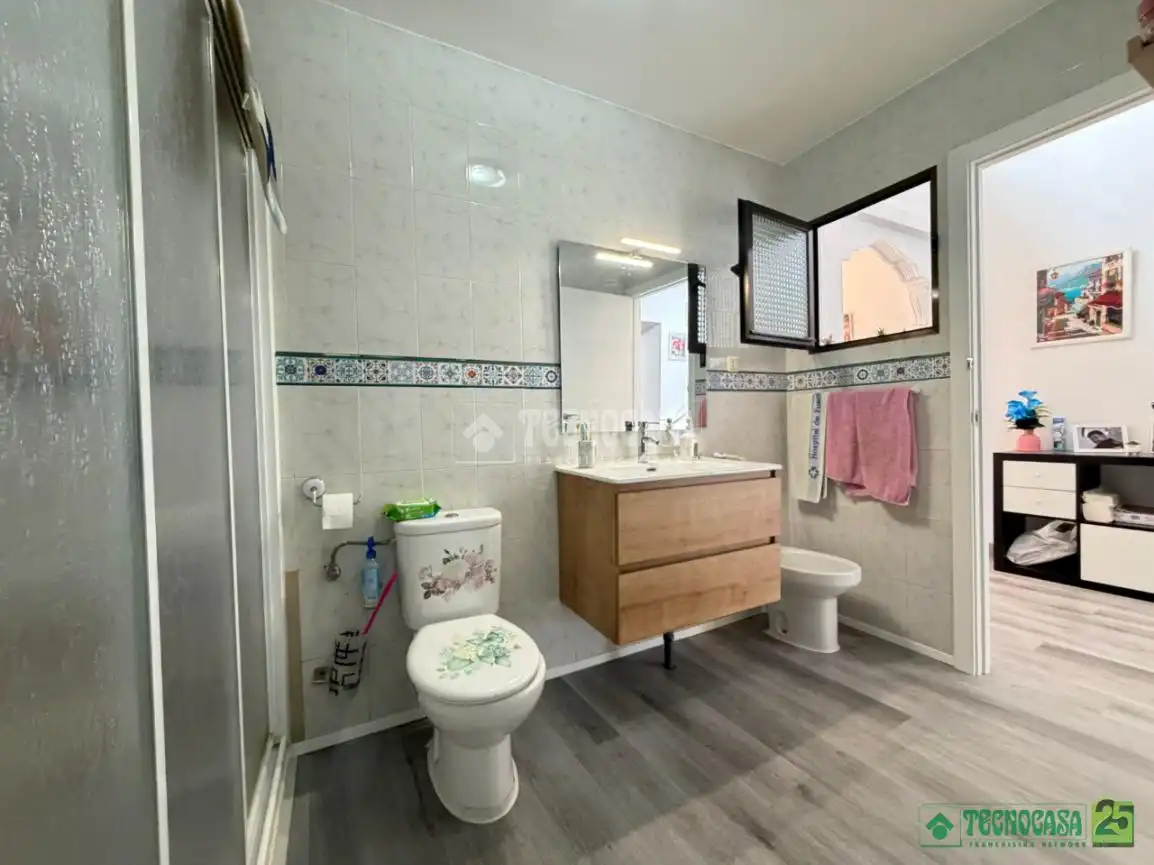 Baño de Casa adosada en venta en Santa Cruz de la Zarza con Aire acondicionado y Terraza