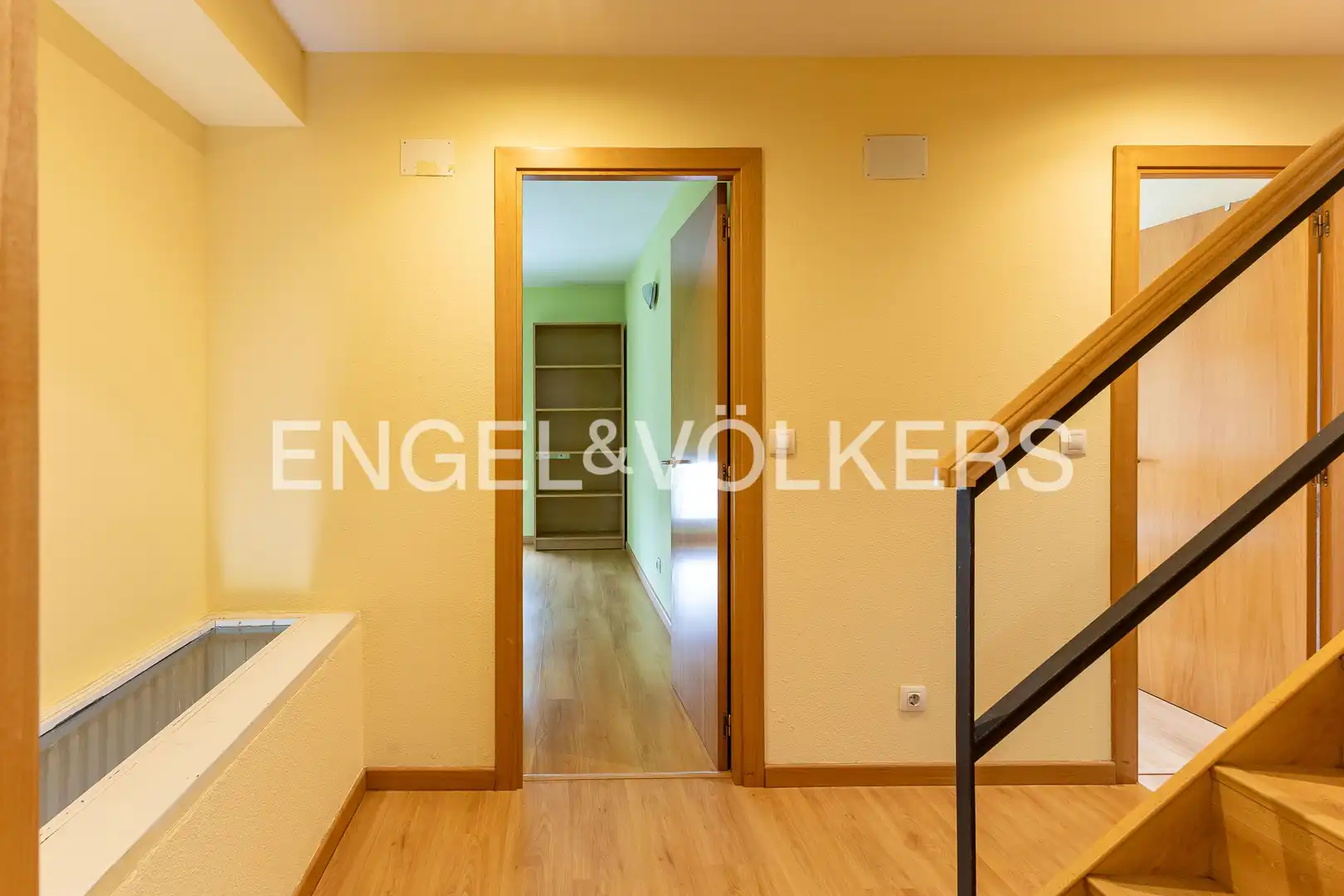 Piso en venta en Madrid con Calefacción, Trastero y Piscina