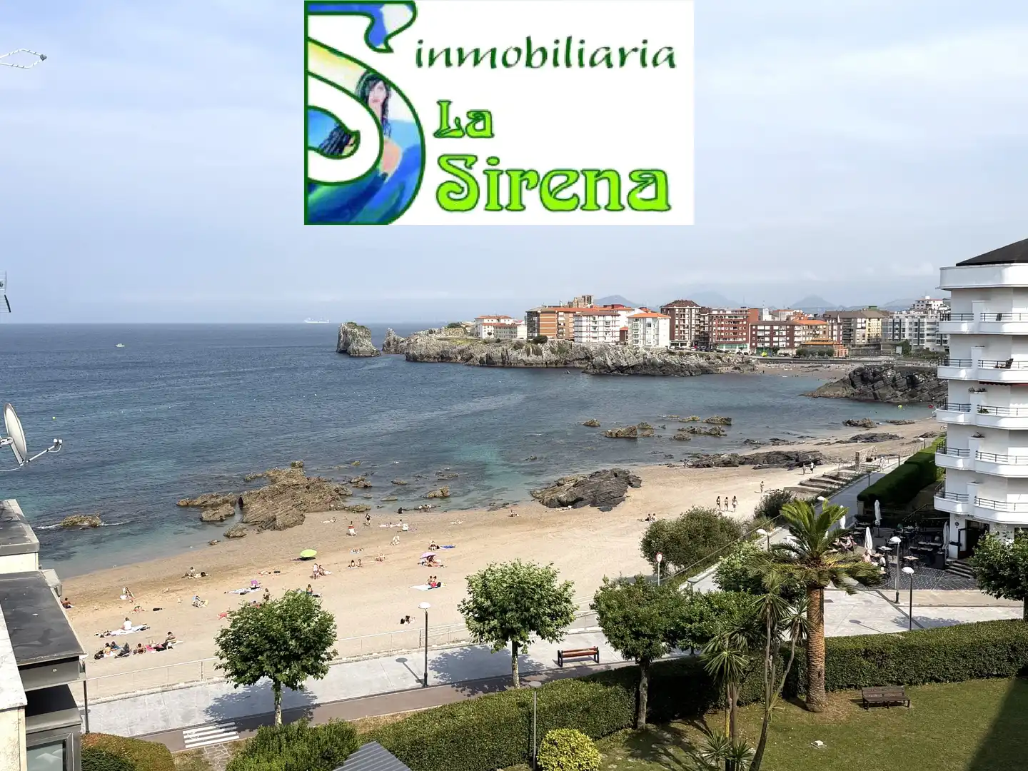 Vista exterior de Piso en venta en Castro-Urdiales con Calefacción, Terraza y Piscina