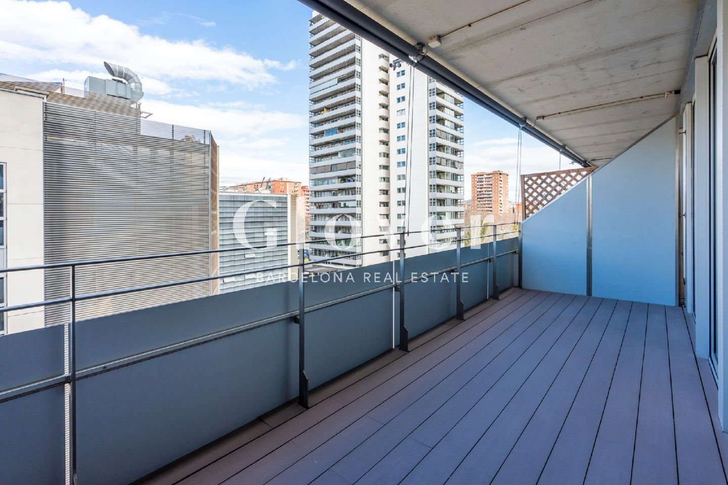 Terraza de Piso de alquiler en  Barcelona Capital con Terraza, Piscina y Balcón