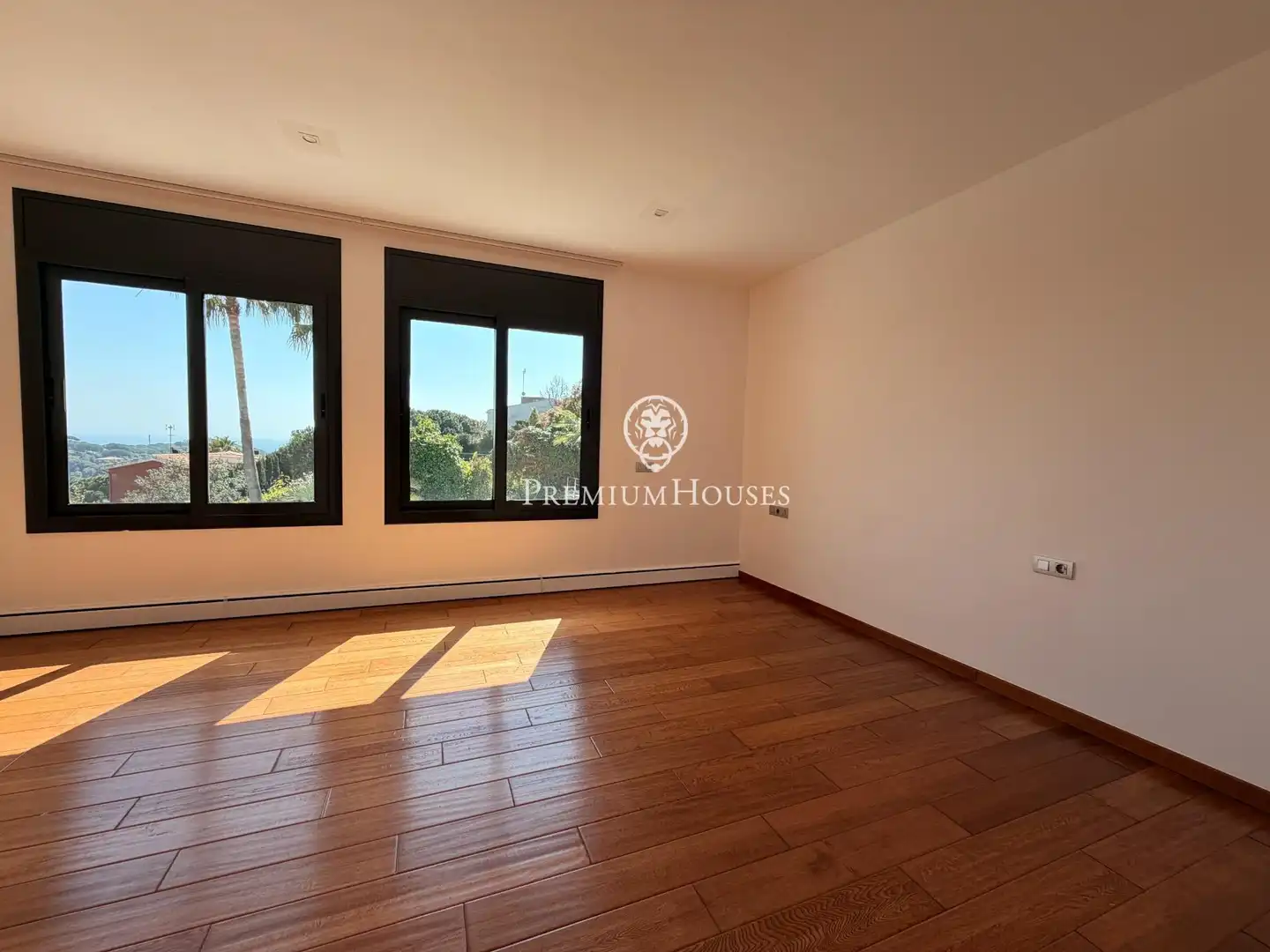 Bedroom of Houses for sale in Sant Andreu de Llavaneres  with Heating, Private garden and Parquet flooring