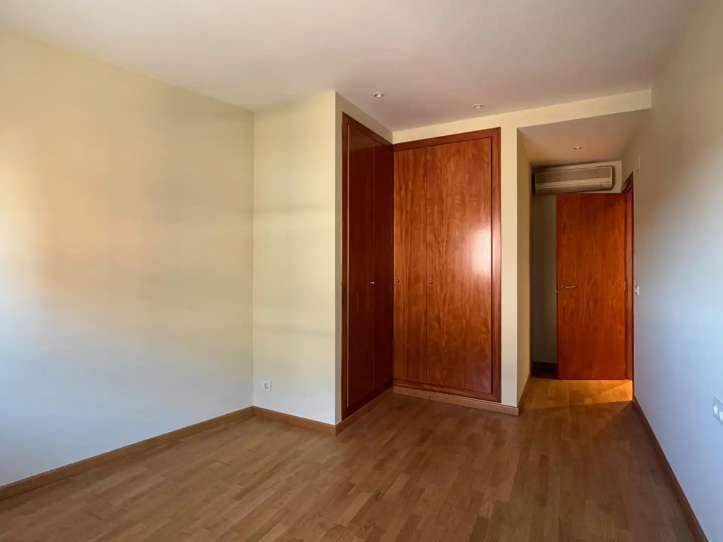 Bedroom of Attic for sale in Figueres  with Air Conditioner, Heating and Terrace
