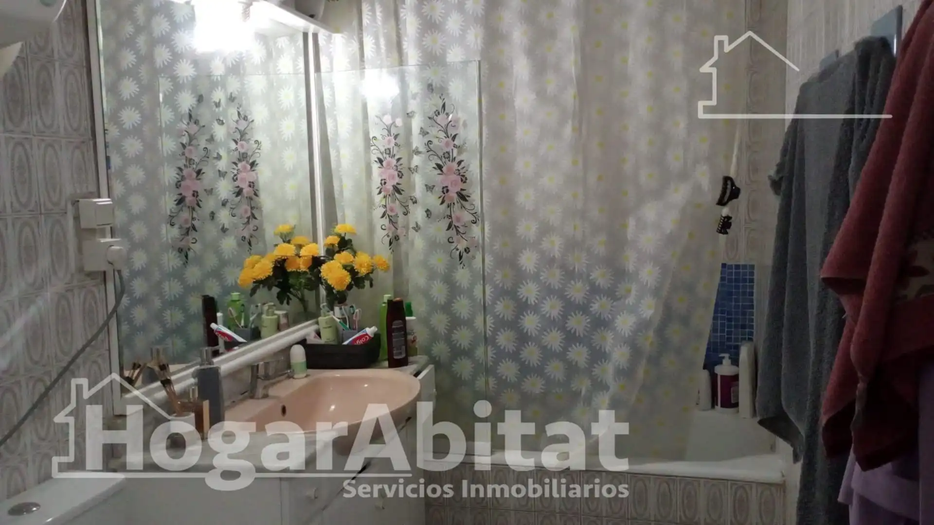 Baño de Piso en venta en Gandia con Terraza y Amueblado