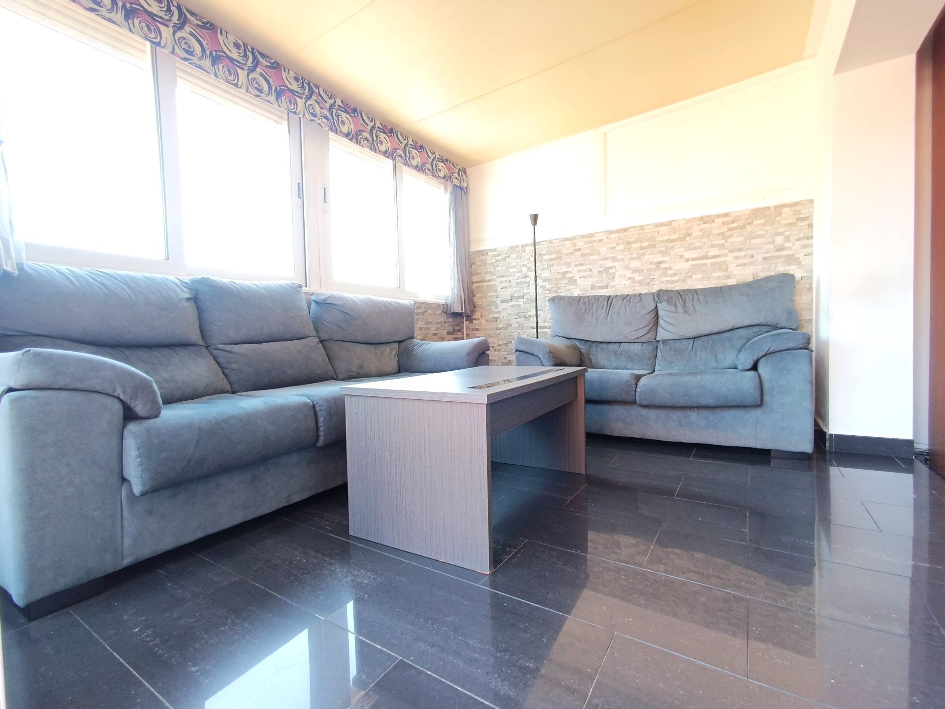 Sala d'estar de Àtic en venda en Badalona amb Calefacció, Terrassa i Traster