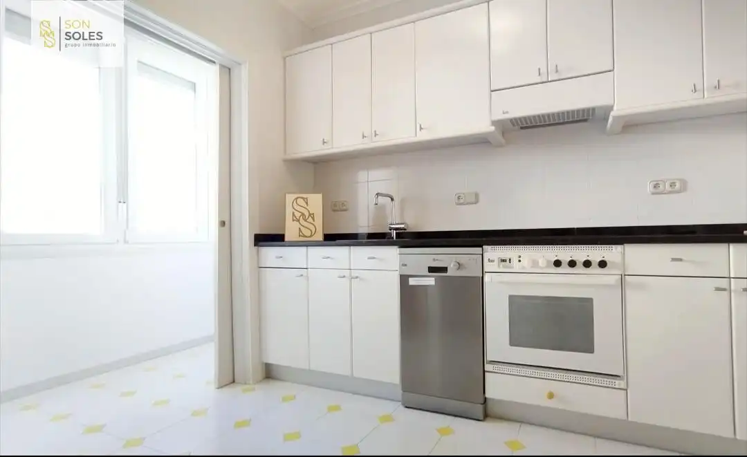 Cocina de Piso de alquiler en Santander con Calefacción, Terraza y Amueblado