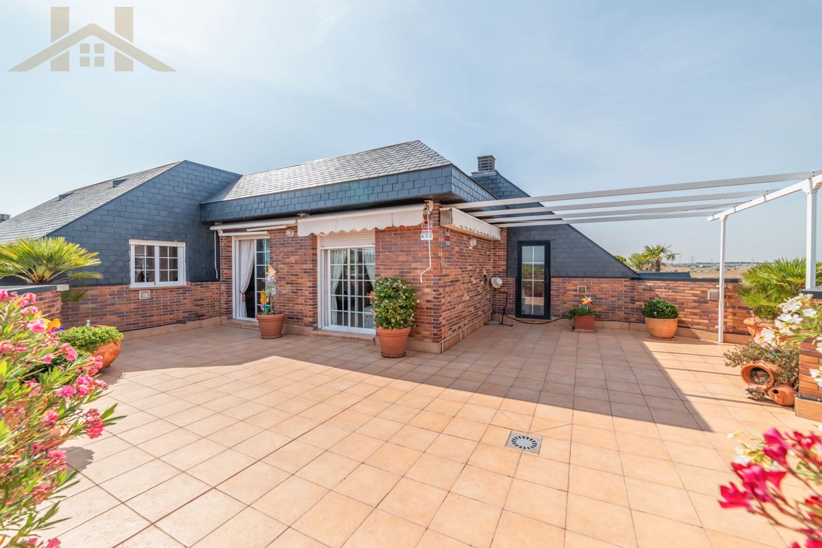 Terrace of Attic for sale in Majadahonda  with Air Conditioner, Heating and Private garden
