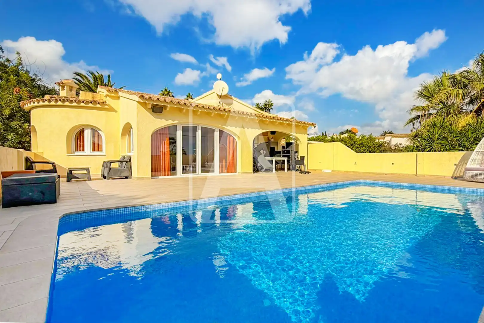 Villa avec piscine à vendre à Marisol Park - Ortembach - Los Almendros