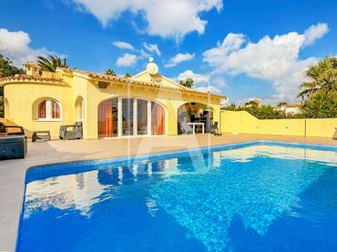 Xalet amb piscina en venda a Marisol Park - Ortembach - Los Almendros