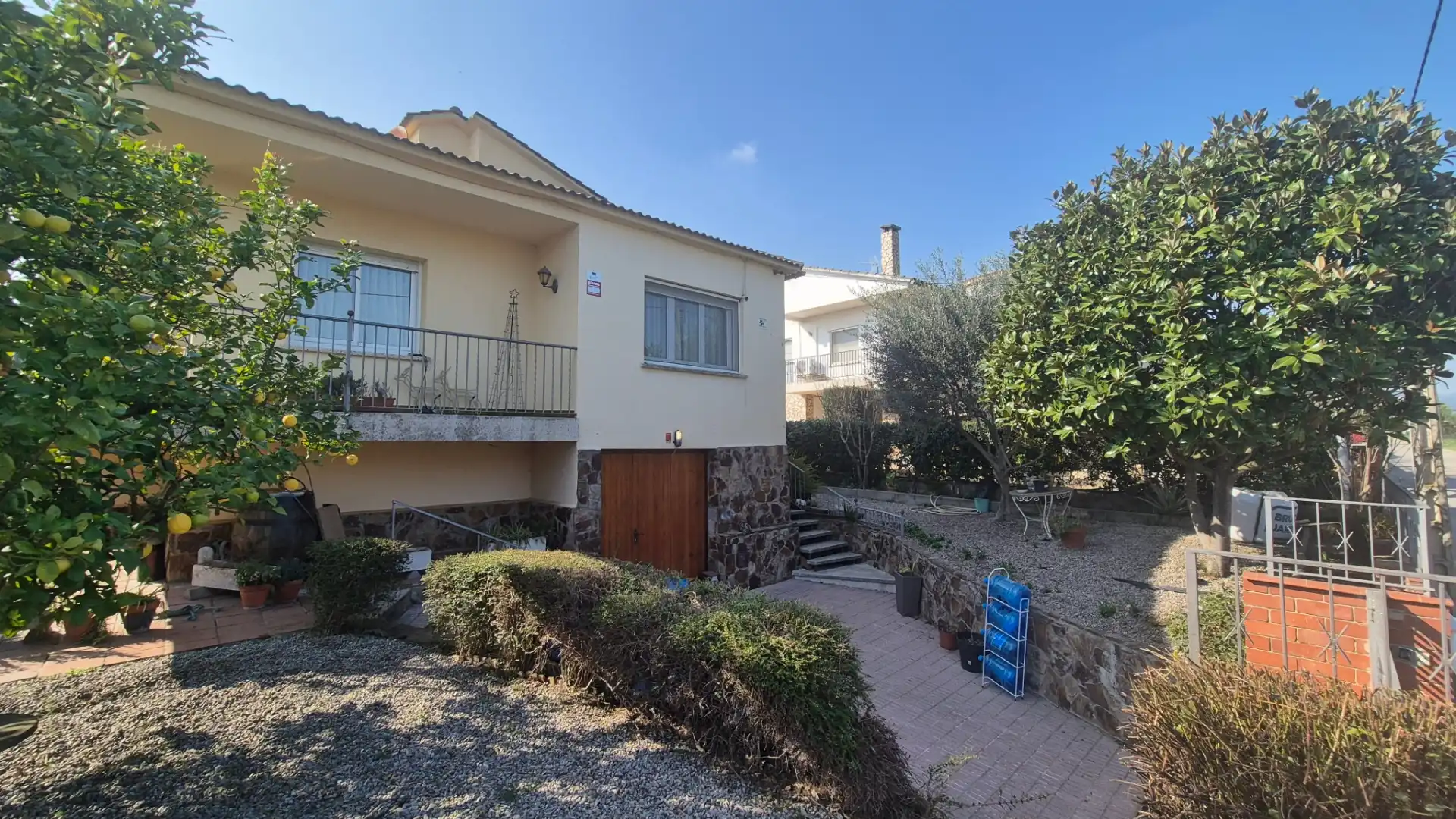 Vista exterior de Casa o chalet de alquiler con opción a compra en Santa Eulàlia de Ronçana con Aire acondicionado, Calefacción y Jardín privado