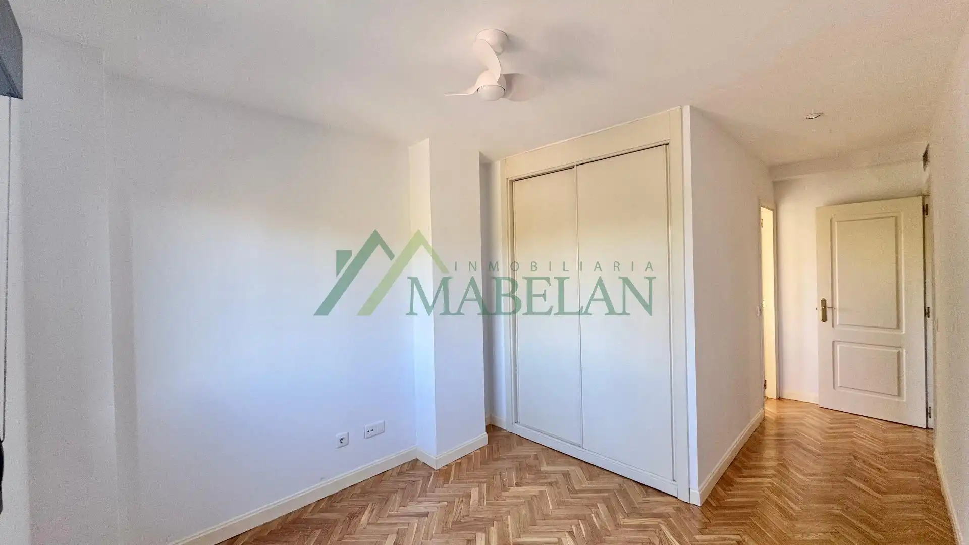 Habitación de Piso de alquiler en Las Rozas de Madrid con Calefacción, Parquet y Piscina comunitaria