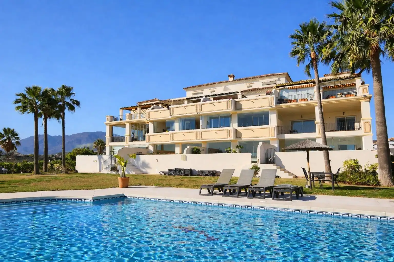 Apartament amb piscina en venda a Selwo, imagen 4