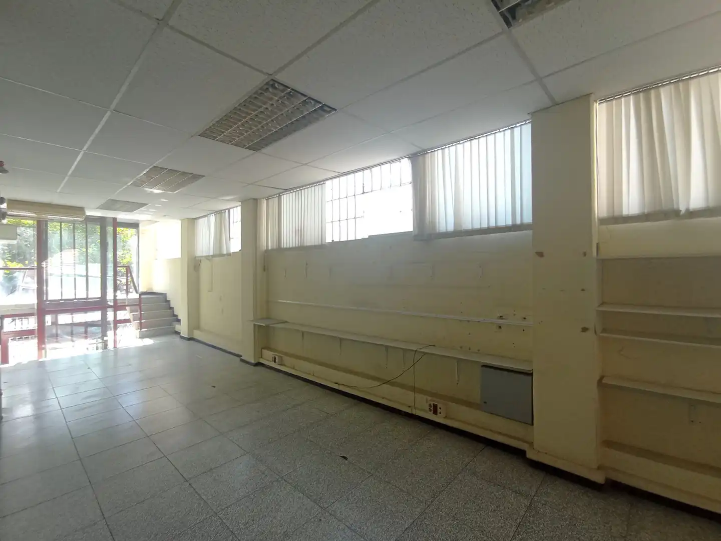 Business premises for sale in Carrer de la Costa Brava 3