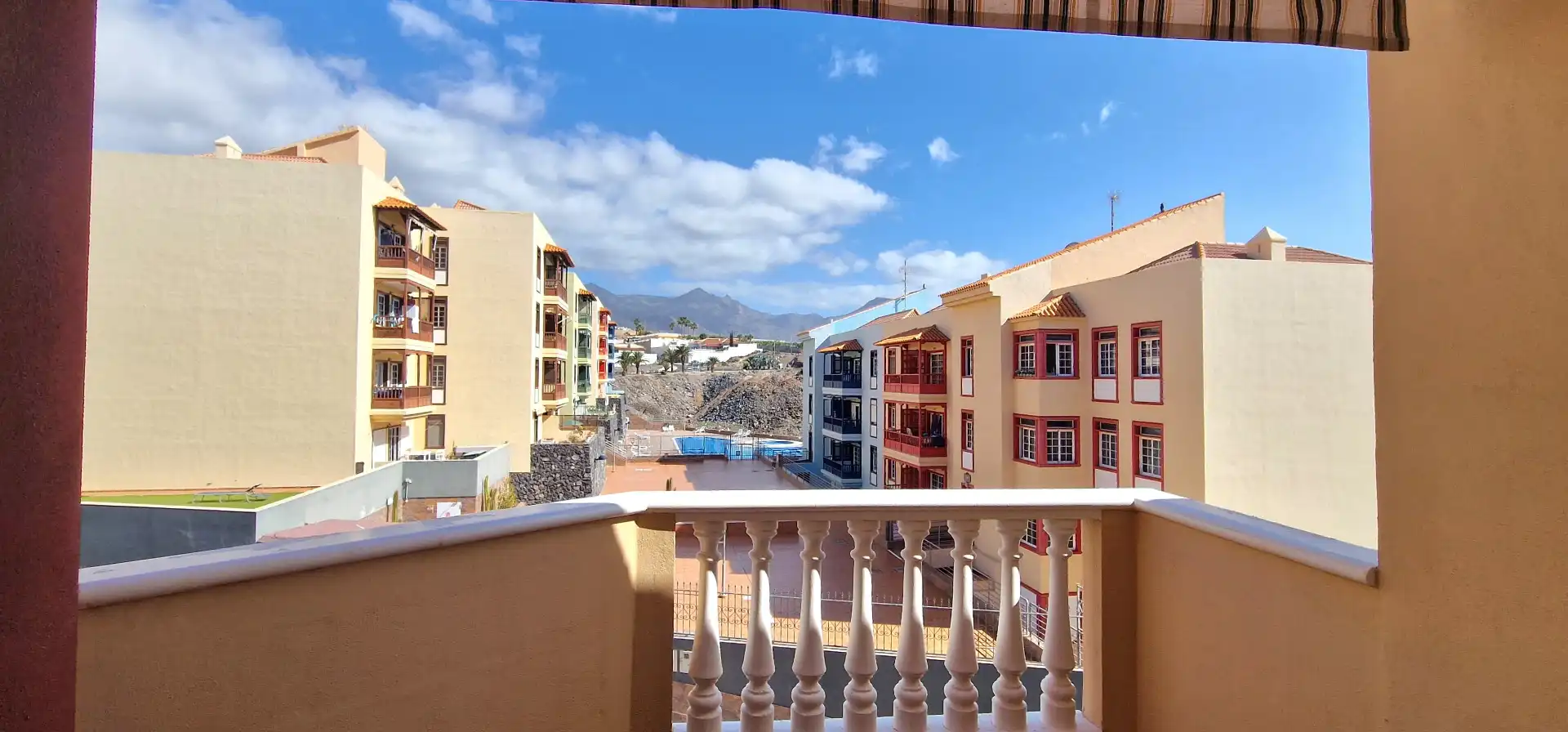 Vista exterior de Apartamento en venta en Adeje con Terraza, Amueblado y Horno