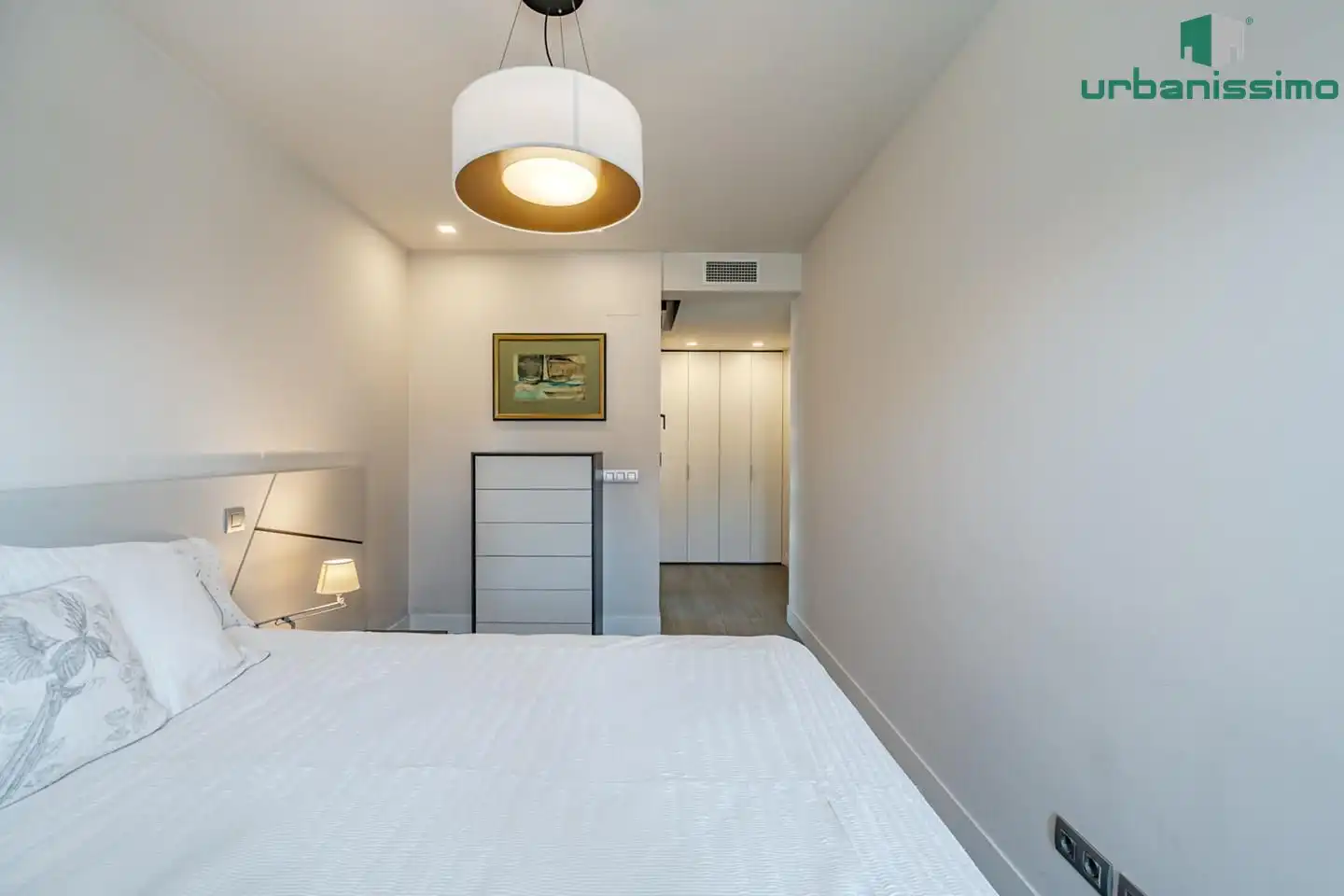 Bedroom of Flat for sale in Madrid  with Air Conditioner, Terrace and Storage room