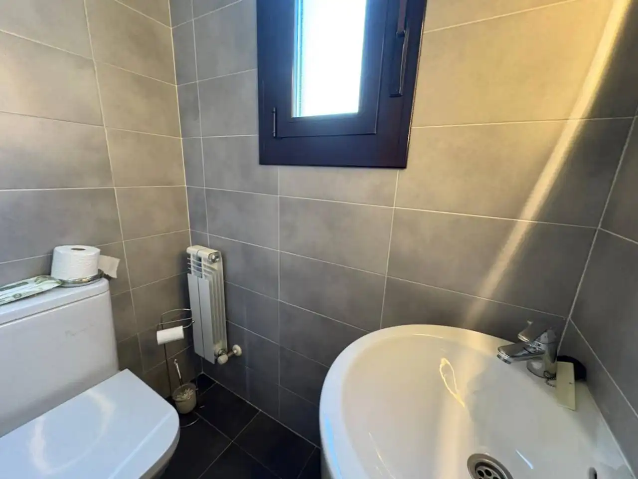 Bany de Casa o xalet en venda en Sancti-Spíritus (Salamanca) amb Calefacció, Jardí privat i Moblat