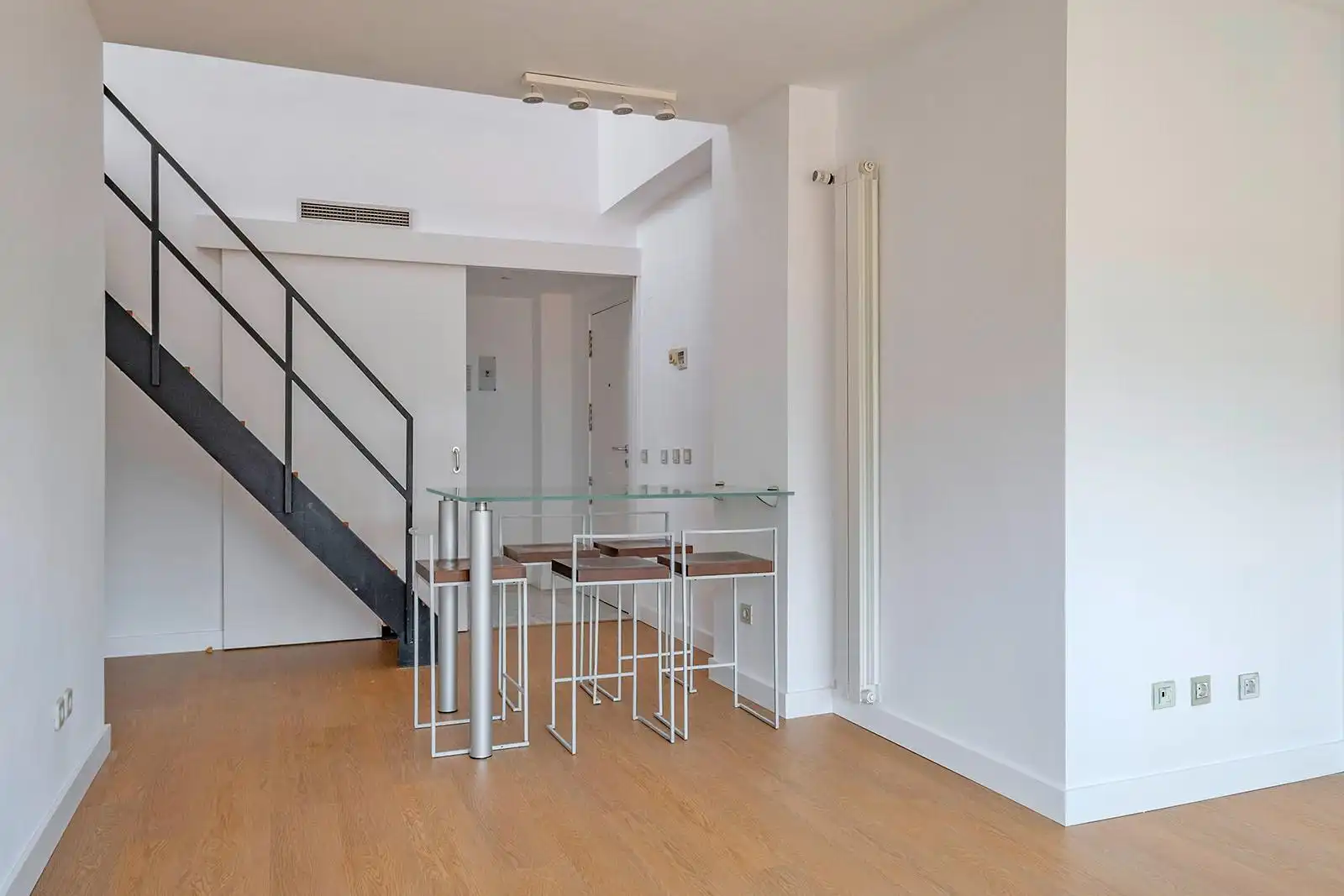 Ático de alquiler en Pozuelo de Alarcón con Aire acondicionado, Calefacción y Jardín privado