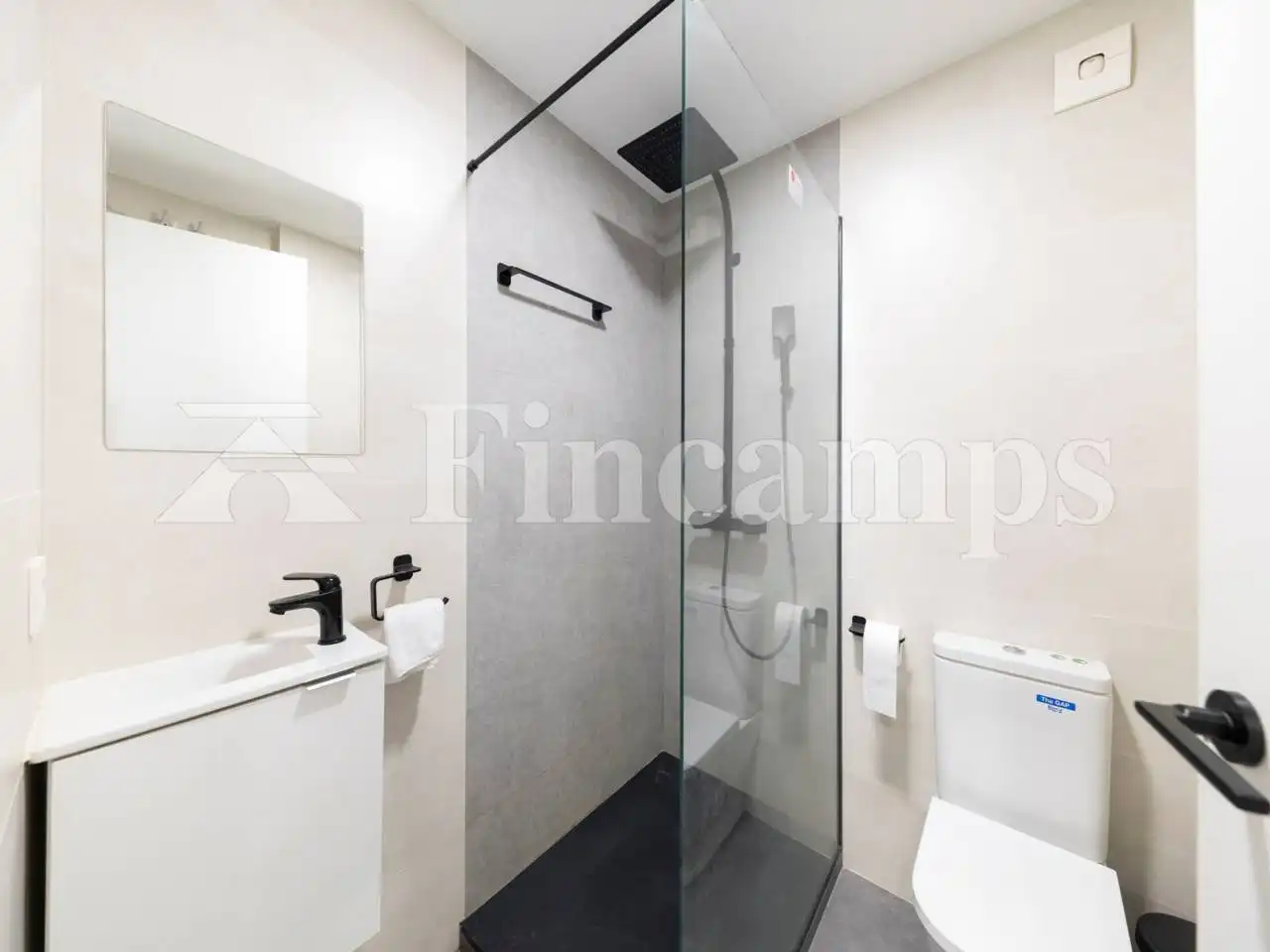 Baño de Apartamento en venta en Sabadell con Aire acondicionado, Calefacción y Balcón