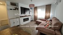 Living room of Single-family semi-detached for sale in Villanueva del Ariscal  with Air Conditioner