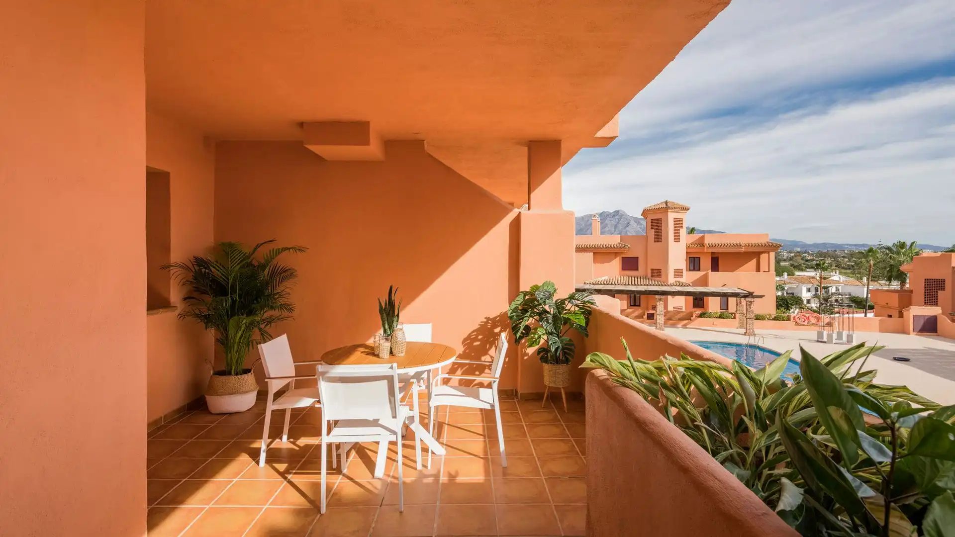Terraza de Apartamento en venta en Estepona con Terraza, Piscina y Piscina comunitaria