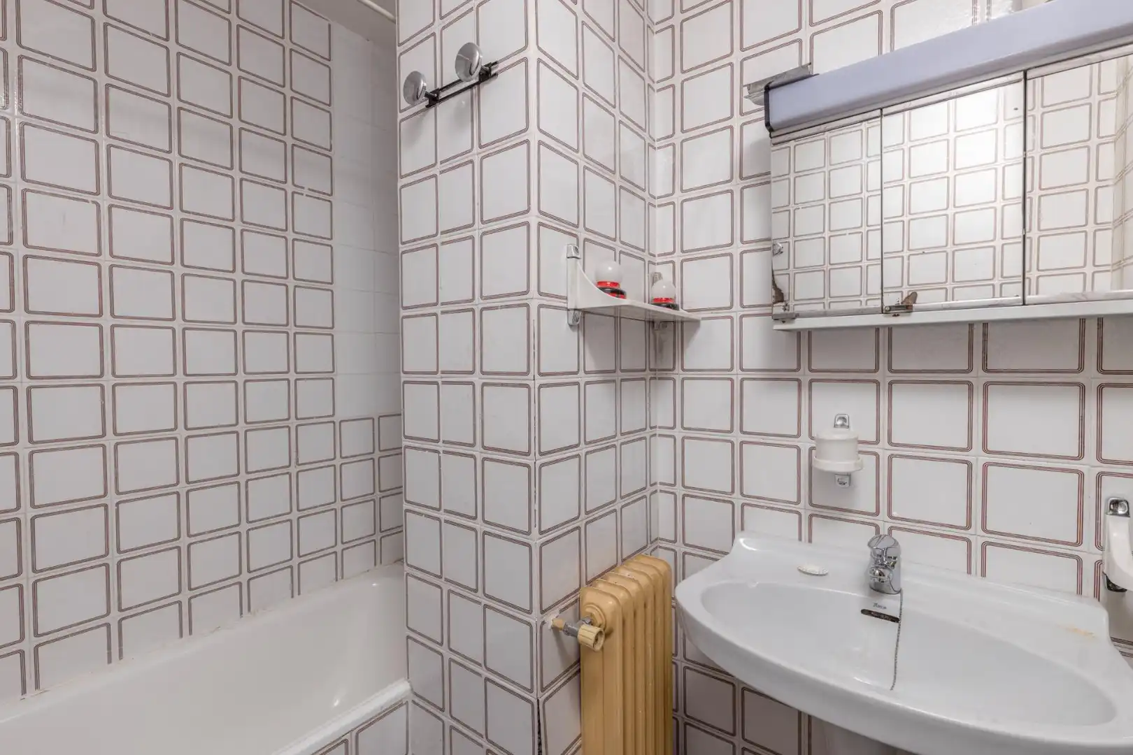 Badezimmer von Wohnung zum Verkauf in Granada mit Heizung, Terrasse und Balkon