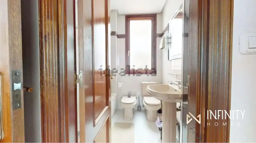 Baño de Piso de alquiler en Bilbao  con Calefacción