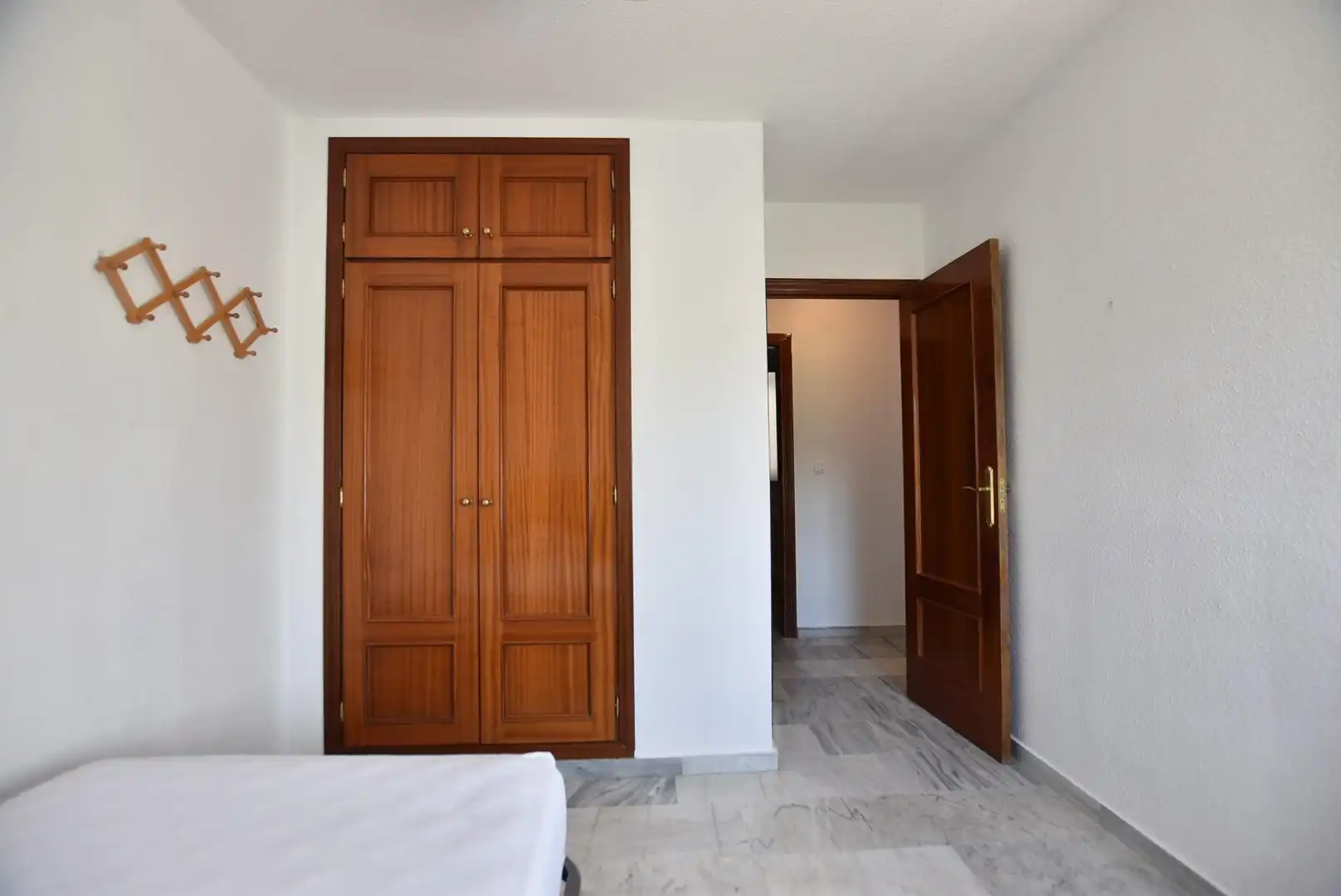 Schlafzimmer von Wohnung zur Miete in Granada mit Heizung, Möbliert und Balkon