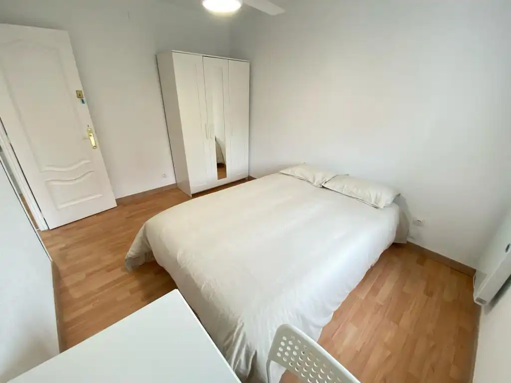 Habitación en Calle Orio, 5, Los Ángeles