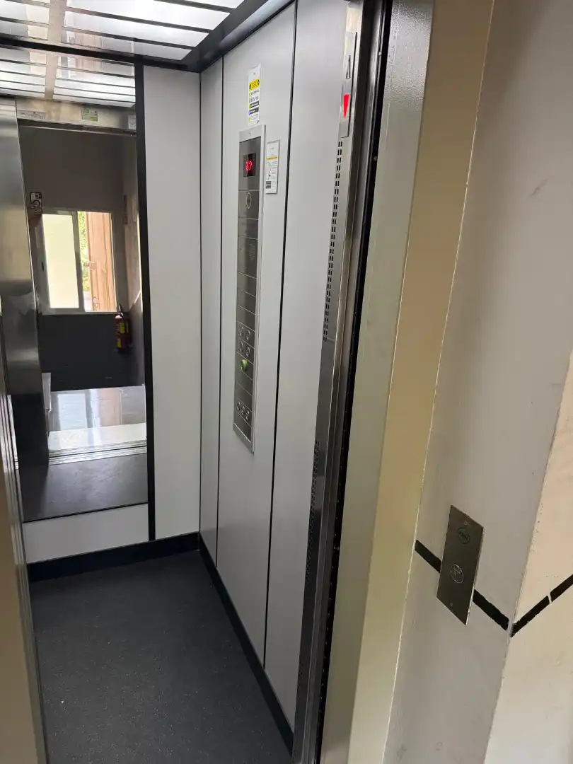 Flat for rent in Madrid  with Air Conditioner, Heating and Washing machine