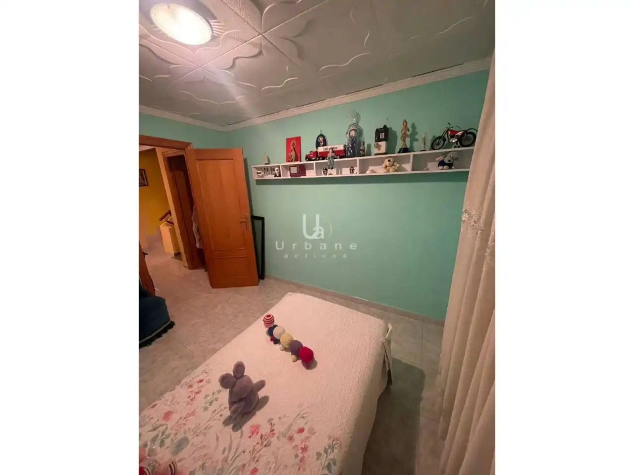 Dormitori de Casa o xalet en venda en Alzira amb Aire condicionat, Terrassa i Moblat