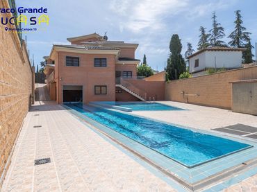 Villa con balcone in vendita a Calle MISTRAL(C.DEL AIRE I) 32