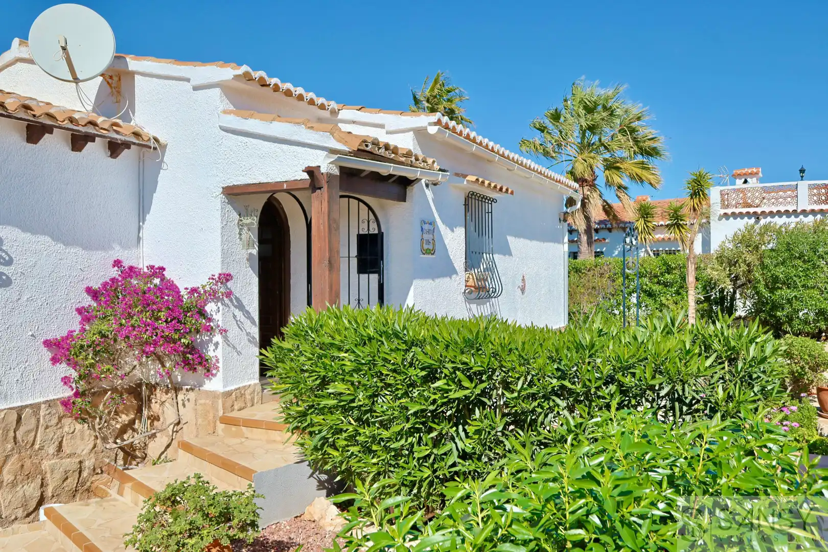Vista exterior de Casa o xalet en venda en Jávea / Xàbia amb Terrassa i Piscina