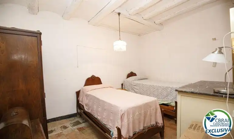 Habitación de Finca rústica en venta en Palau de Santa Eulàlia con Trastero y TV