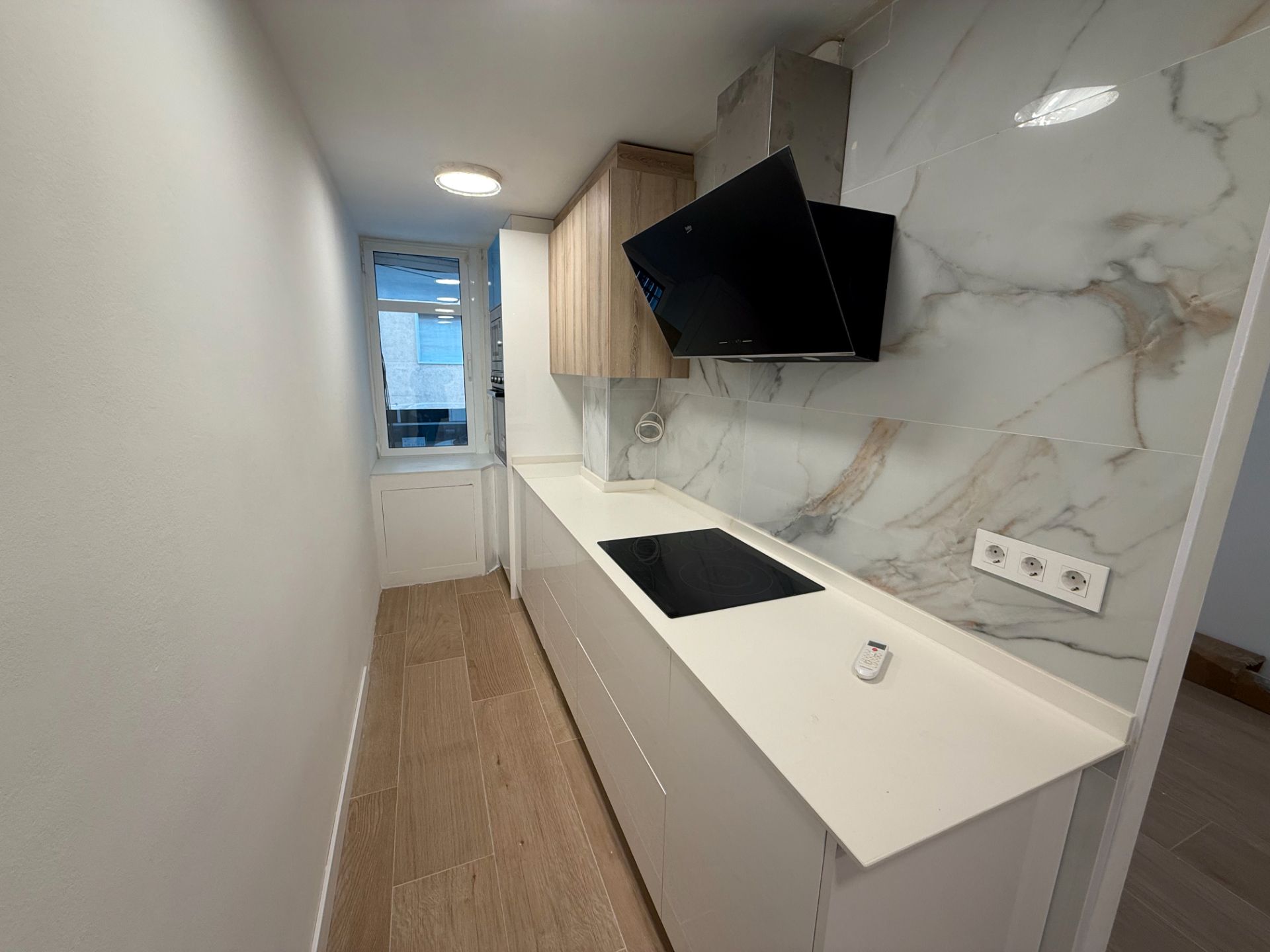 Cuina de Pis de lloguer en Sabadell amb Aire condicionat, Calefacció i Forn