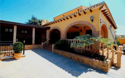 Vista exterior de Casa o xalet en venda en Bigastro amb Aire condicionat, Jardí privat i Terrassa