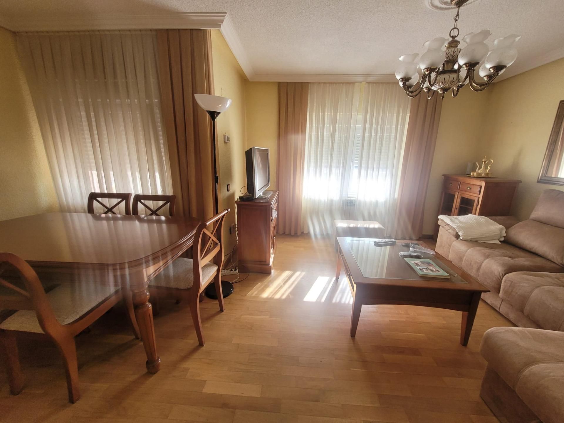 Sala d'estar de Pis en venda en Salamanca Capital amb Calefacció, Terrassa i Traster