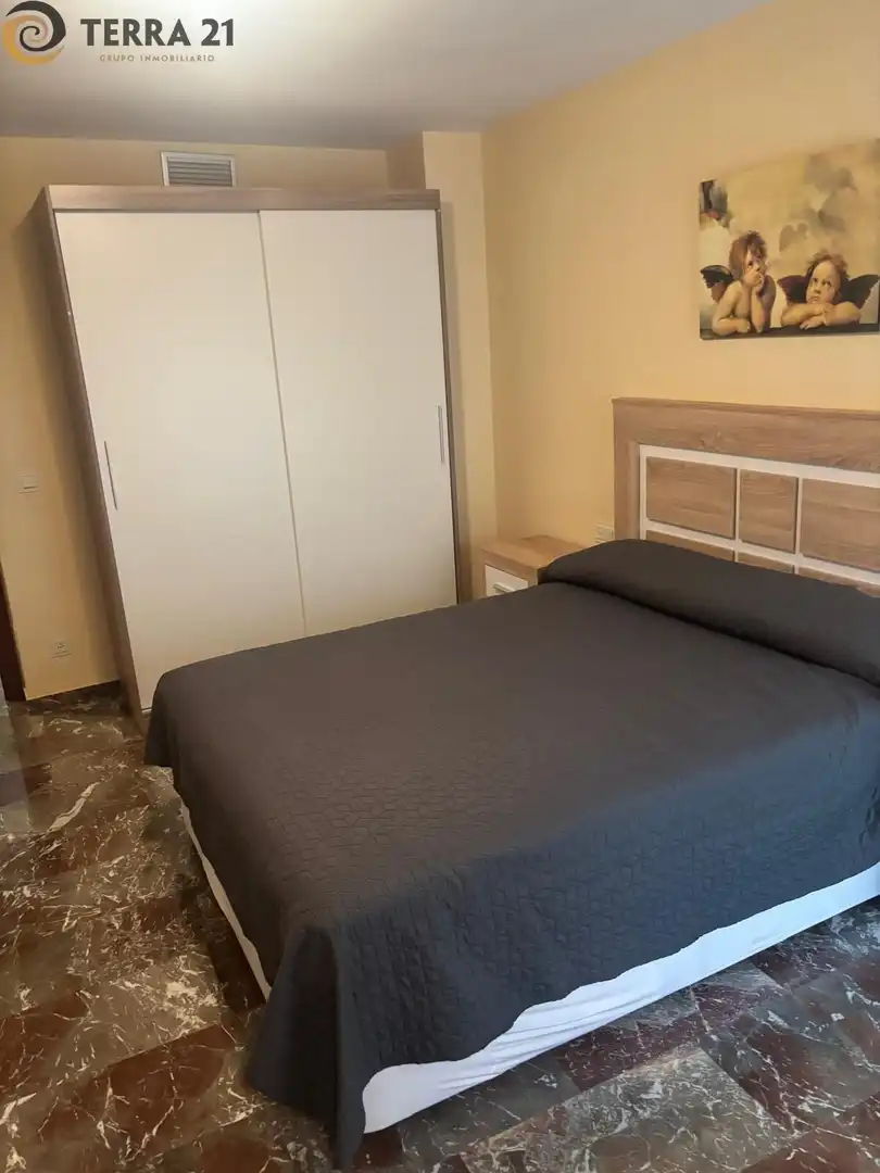 Habitación de Piso de alquiler en Jaén con Aire acondicionado, Jardín privado y Piscina comunitaria