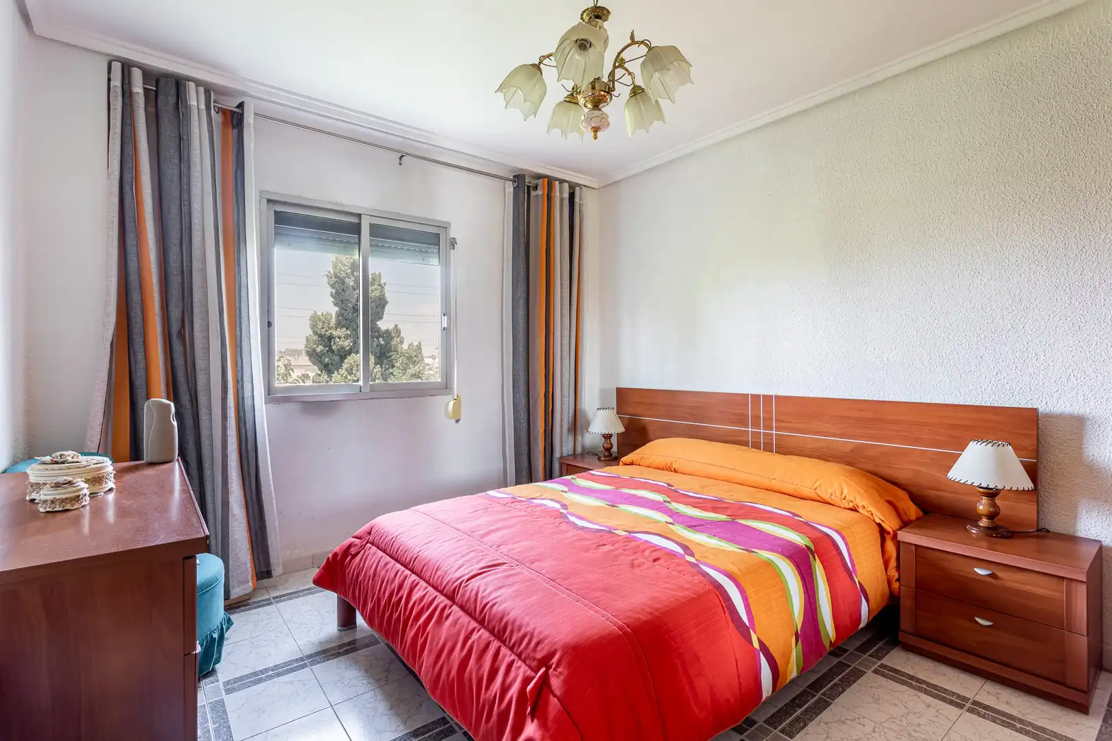 Flat for sale in Alicante, Benetússer