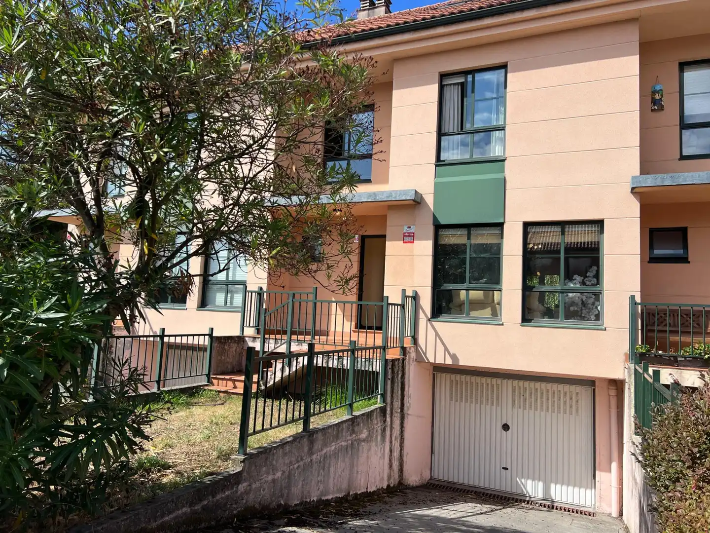 Maison mitoyenne avec jardin à vendre à Calle FRATERNIDADE