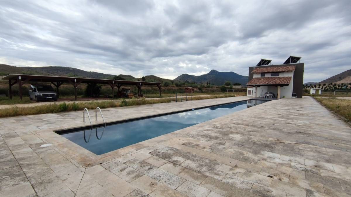 Piscina de Finca rústica en venda en Aspe amb Aire condicionat, Terrassa i Traster