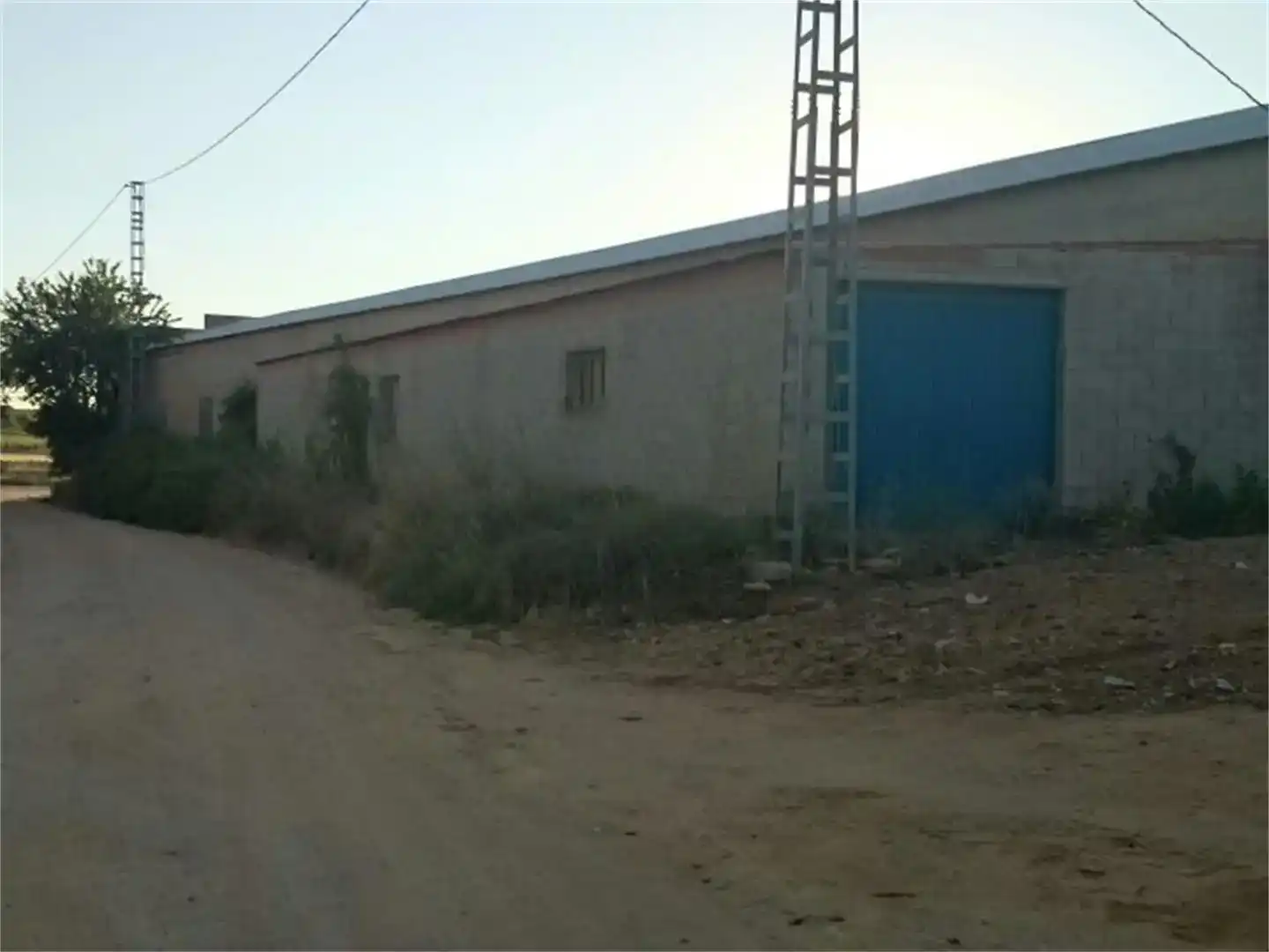 Vista exterior de Finca rústica en venda en Tarazona de la Mancha, Albacete