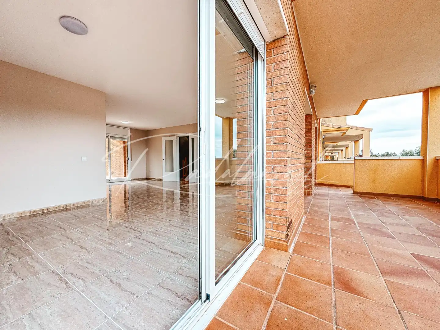 Einfamilien-Reihenhaus zum Verkauf in Alcover mit Privatgarten und Terrasse