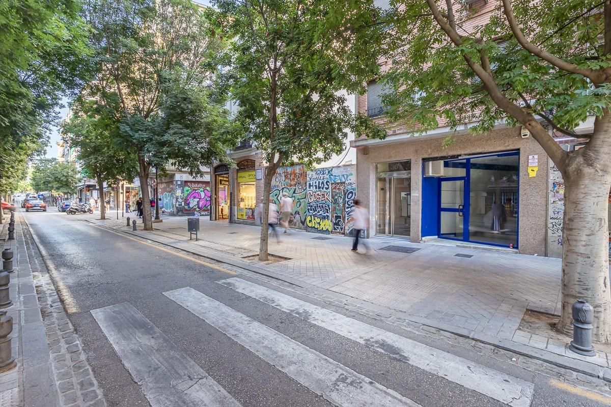 Exterior view of Premises to rent in  Granada Capital